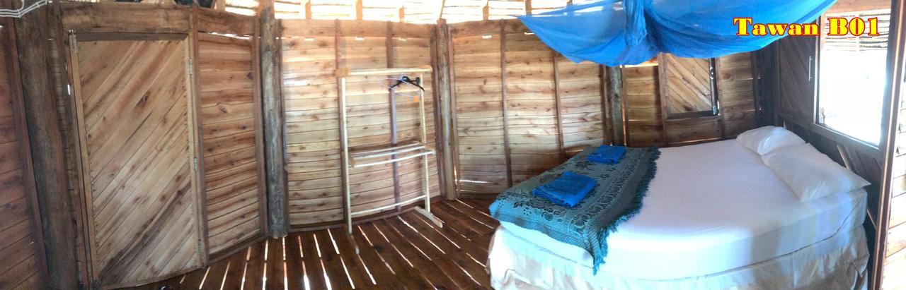 Tawan Bar And Bungalow Hotel Ko Phra Thong Exterior foto