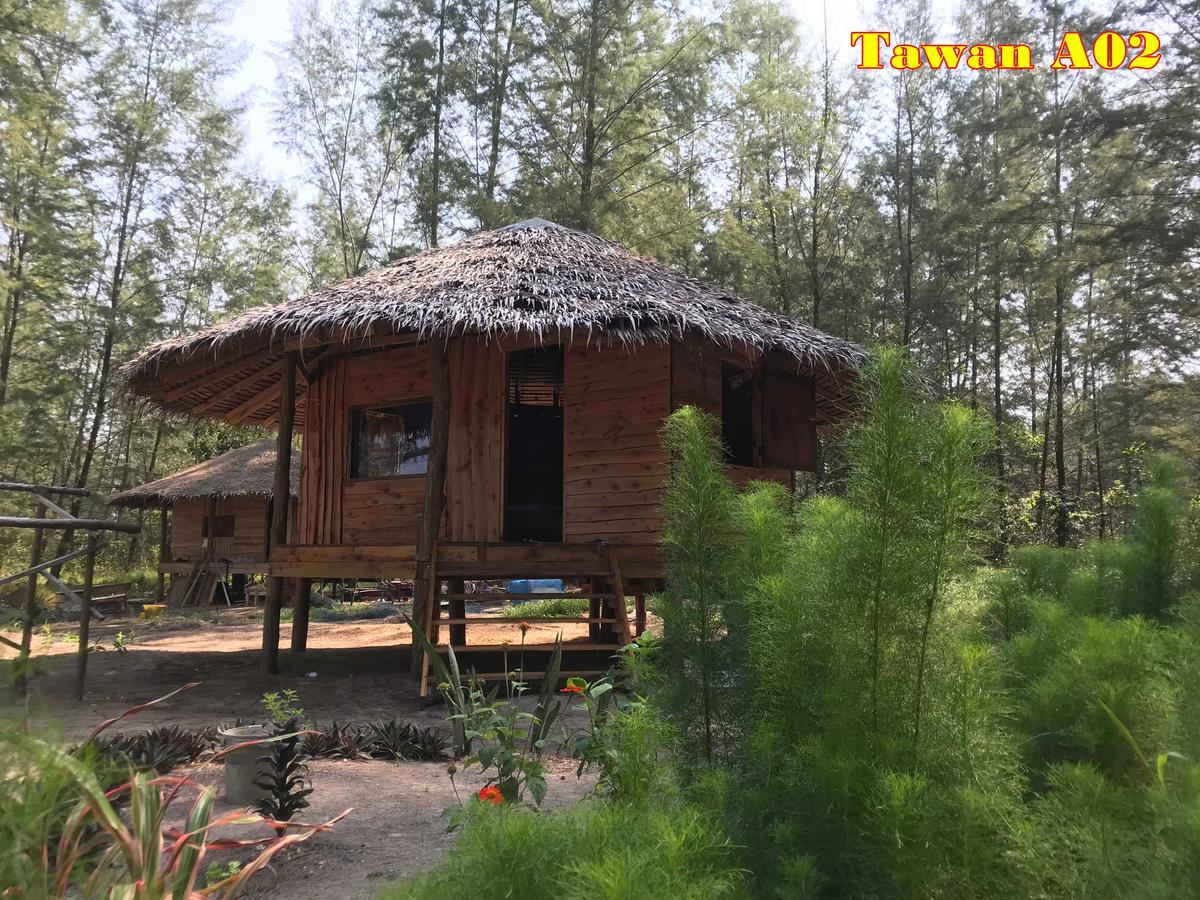 Tawan Bar And Bungalow Hotel Ko Phra Thong Exterior foto