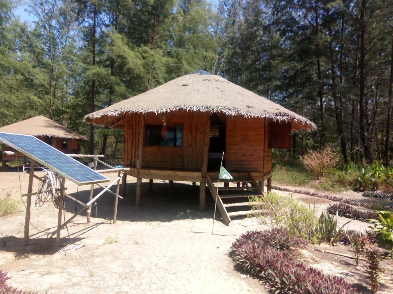 Tawan Bar And Bungalow Hotel Ko Phra Thong Habitación foto
